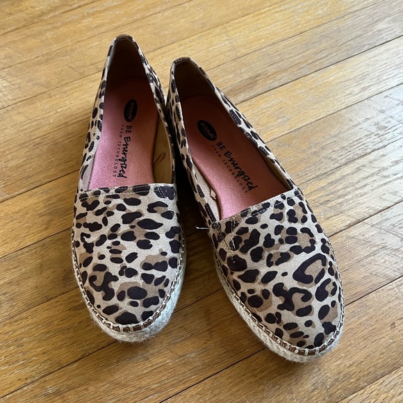 Dr. Scholl's Shoes - Leopard Dr Scholls slip ons